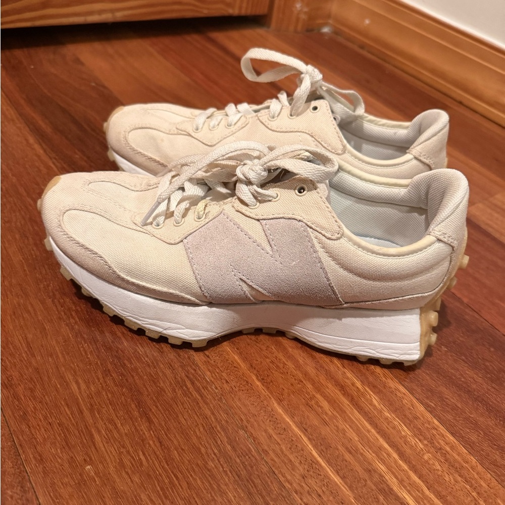 New Balance 327 Cream Sneakers